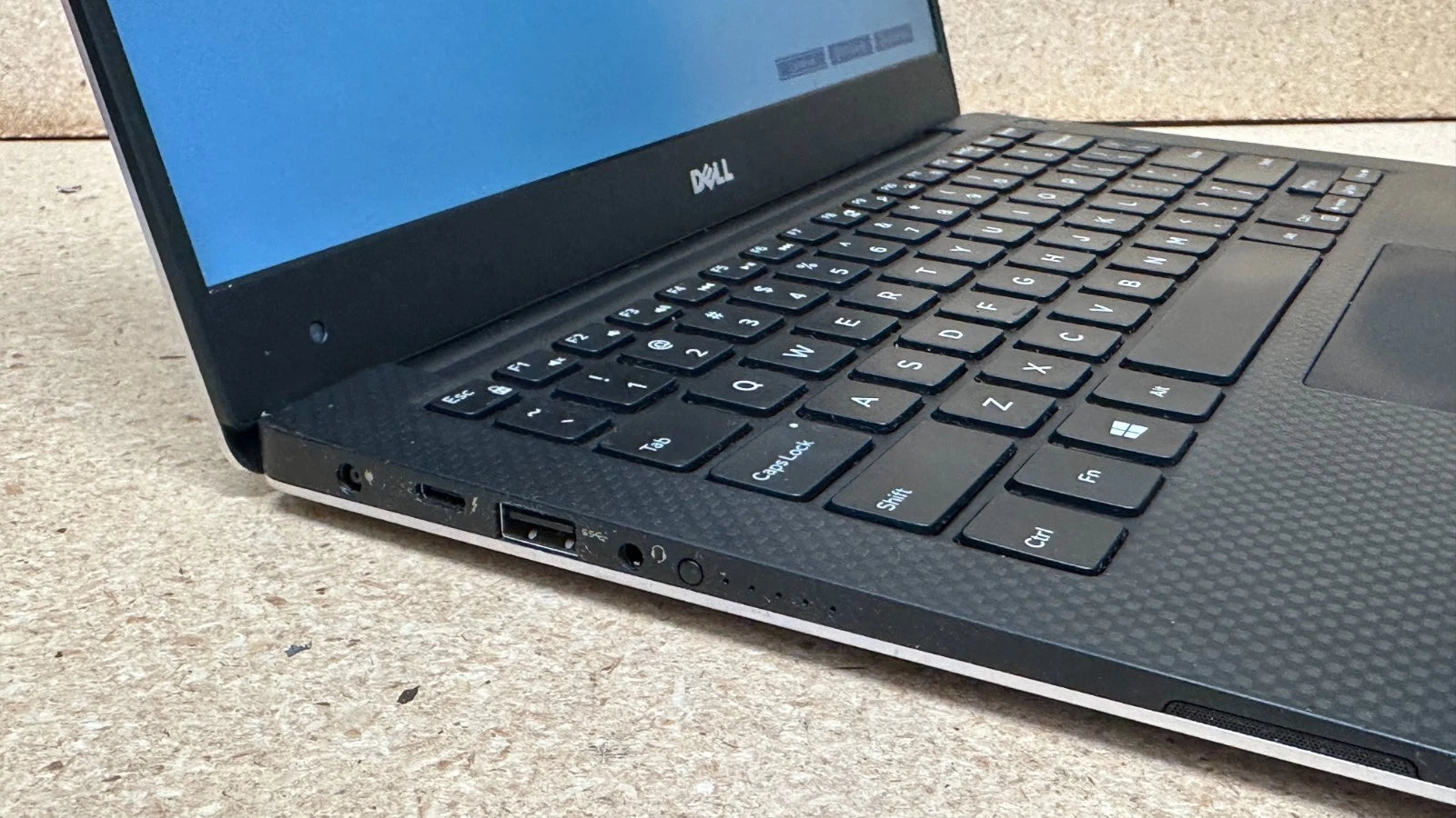 Dell XPS 13 Inch 9350 Laptop Core i5 6th Gen 2.3 GHz, 8 GB, 128 GB SSD Win 11