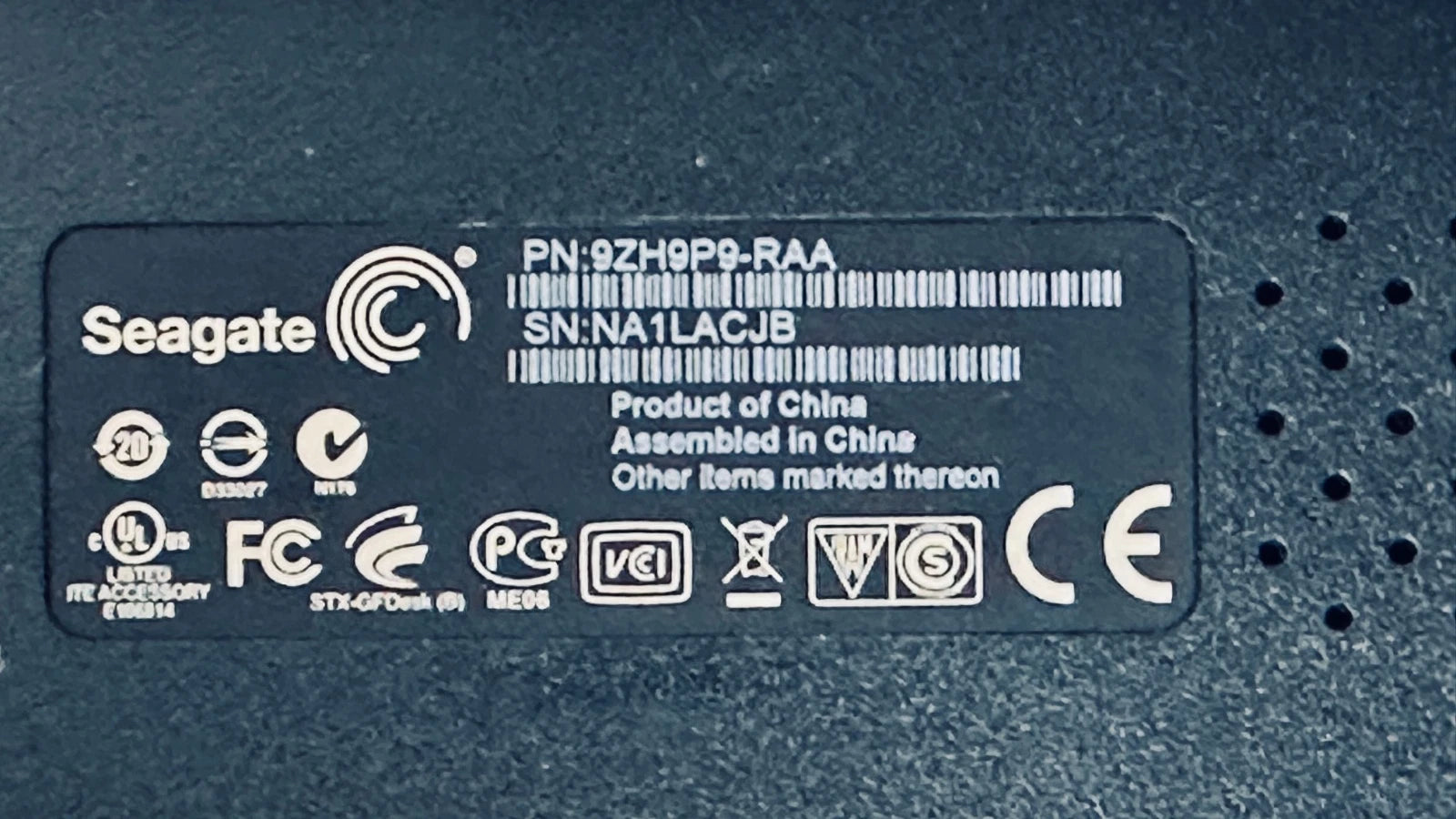 Seagate 9ZH9P9-RAA External Hard Drive 1 TB Including Power Supply & USB