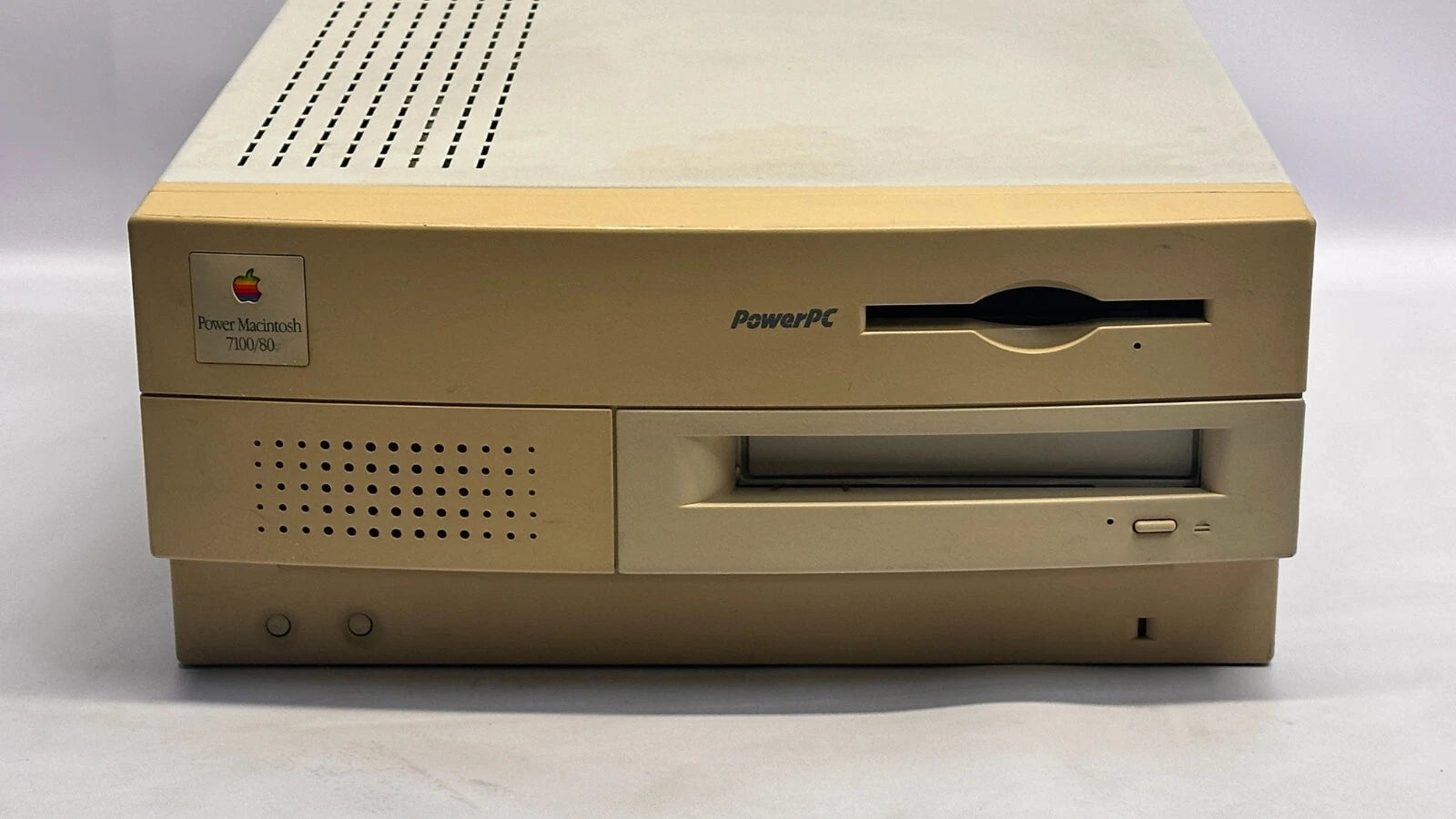 Apple Vintage Power Macintosh 7100/80 - M2391 (No Power)