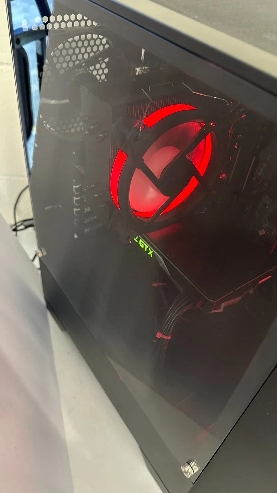 Gaming Desktop Intel i5 11400-2.9 GHz, 16 GB Ram, 8 GB Graphic, 250 GB NVMe