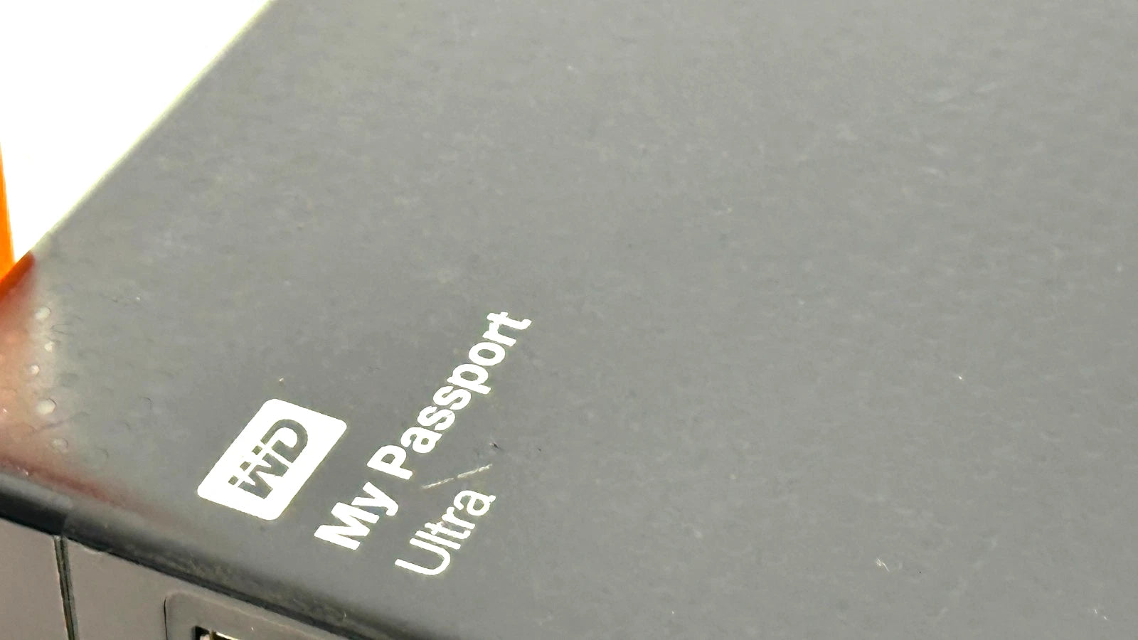 WD My Passport Ultra External Hard Drive WDBMWV0020BBK-05 / 2 TB