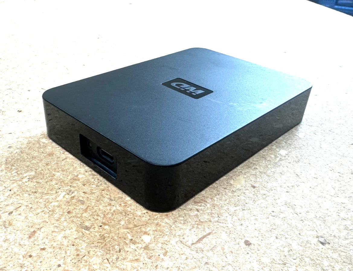 Western Digital Portable External Hard Drive USB 2 / WDBABV0010BBK-00 / 1 TB