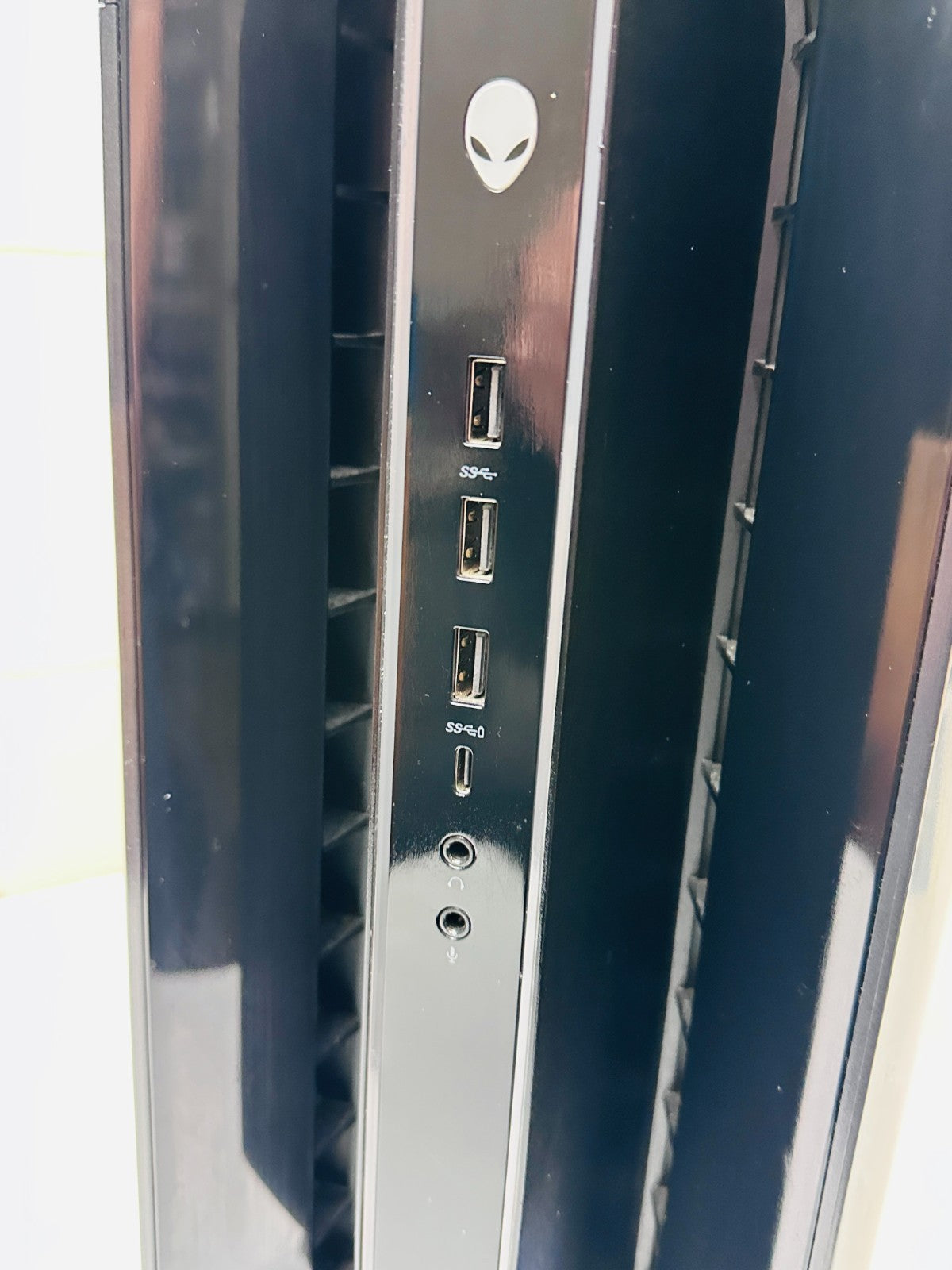 Alienware Aurora R12 Gaming Desktop i9-11th, 64 GB, 5TB- RTX 3090 + 38" Monitor