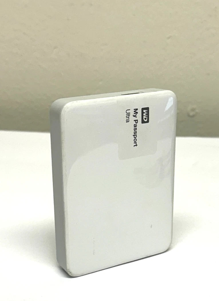 WD My Passport Ultra 3TB Portable External Hard Drive WDBBKD0030BWT-05 / 3 TB