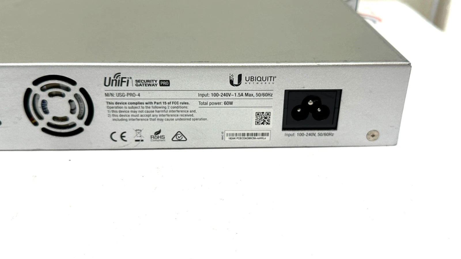 Ubiquiti Security Gateway USG-PRO-4 Including Power and Ethernet Cable