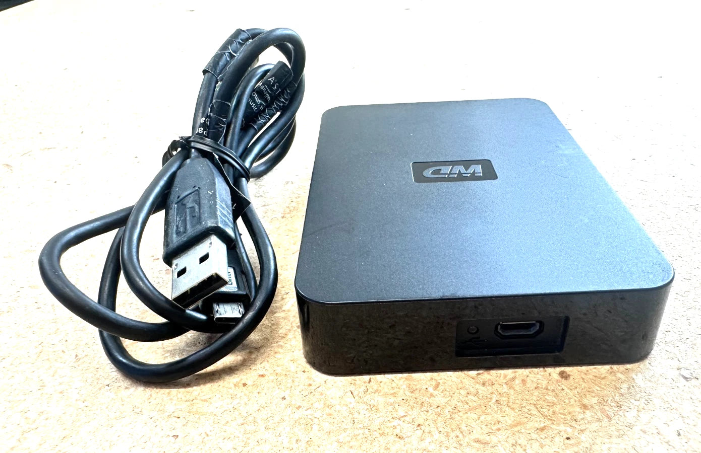 Western Digital Portable External Hard Drive USB 2 / WDBABV0010BBK-00 / 1 TB