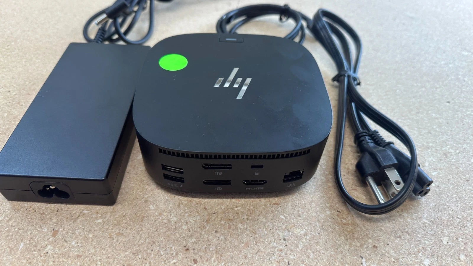 HP USB-C Universal Dock Docking Station 5YH27AV#ABA