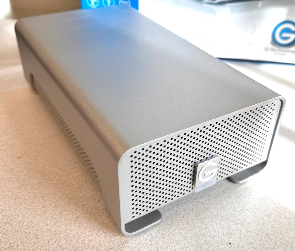 G-Technology G-Raid 4 External Hard Drive 2 TB (GR42000) Complete Bundle